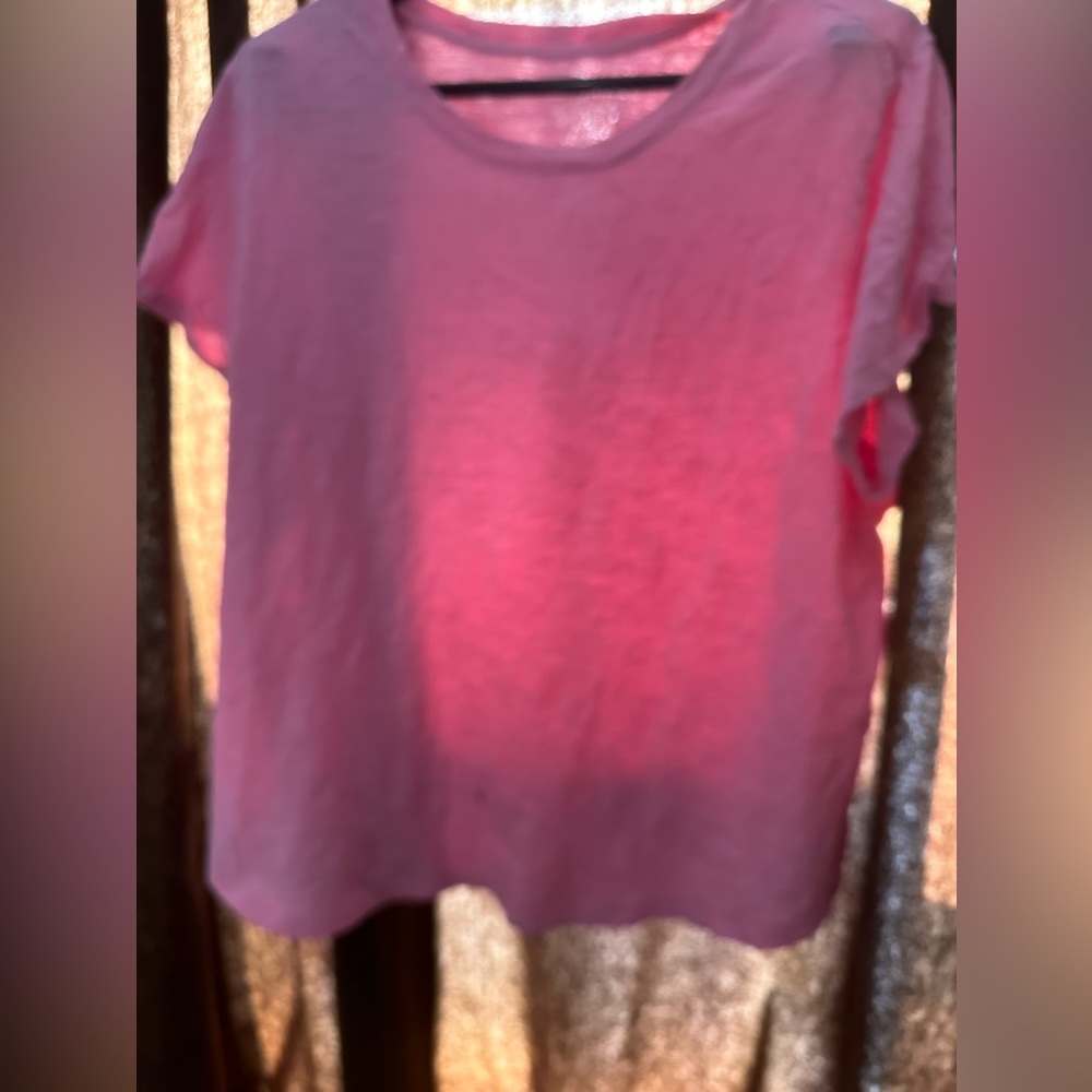 Old navy t shirt